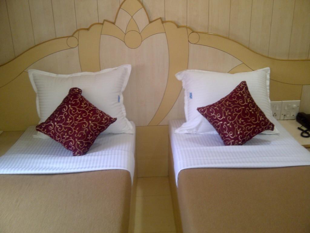 Om Sai Palace Hotell Pune Exteriör bild